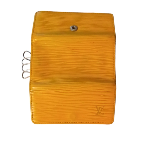 ✨️LOUIS VUITTON TRI-FOLD EPI LEATHER KEYHOLDER - Picture 3 of 12